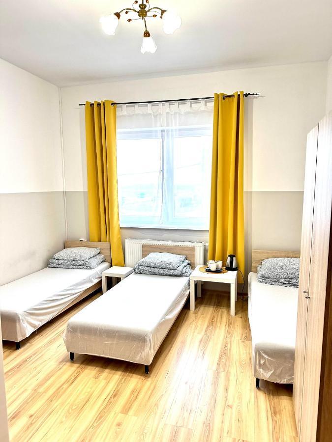 Orzelek Hostel Gniezno Exterior photo